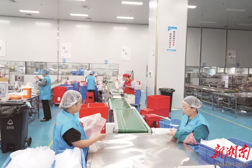 40條生產(chǎn)線“智”造“美麗產(chǎn)業(yè)” 湖南歐標(biāo)一季度增產(chǎn)30%